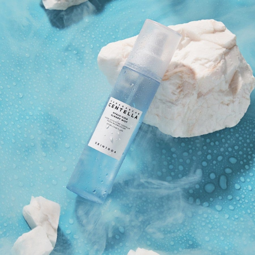 Micro-fine spray texture of SKIN1004 Cloudy Mist in action