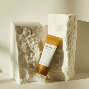 Applying Centella Light Cleansing Oil to dissolve makeup