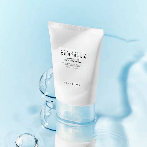texture of Hyalu-Cica Moisture Cream for sensitive and dry skin